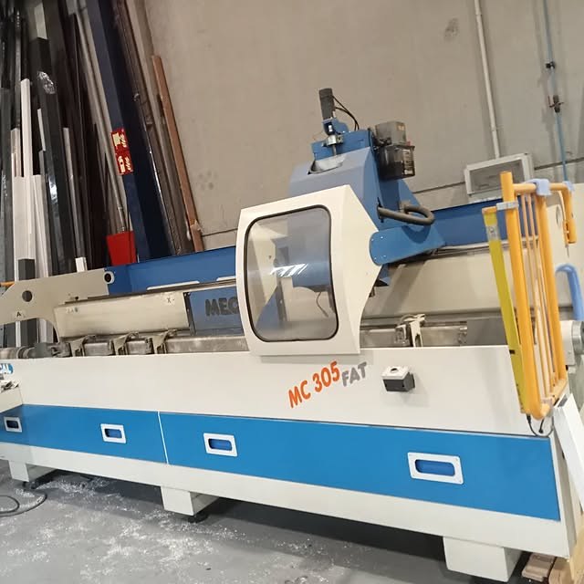 Màquina de mecanitzar perfils d’alumini
