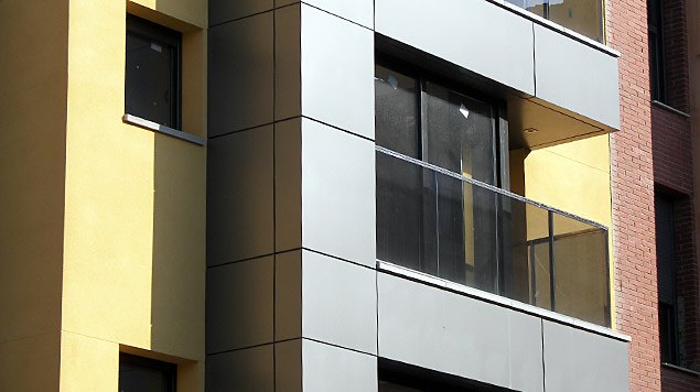 Façana ventilada d’alumini